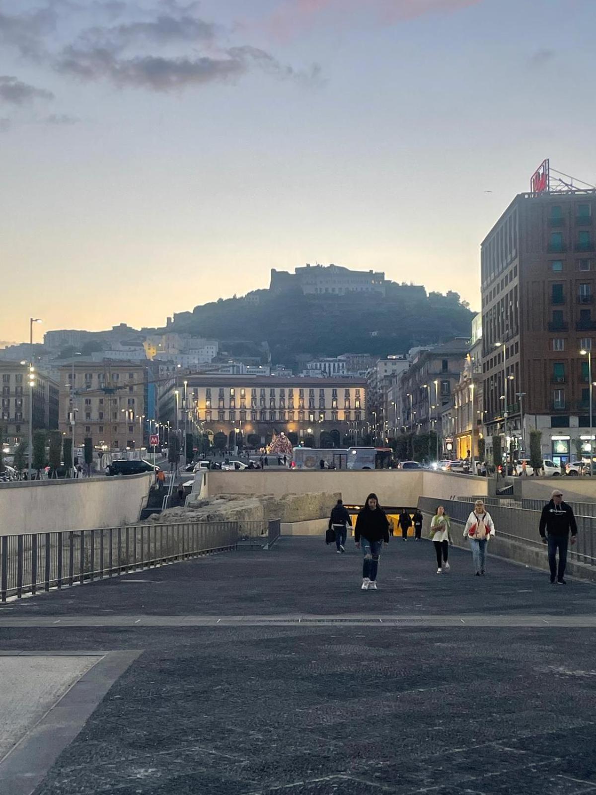B&B Ruffo Nel Cuore Di Napoli ภายนอก รูปภาพ